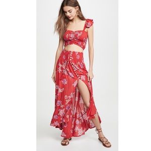 Tiare Hawaii matching skirt and crop top set. One size (stretchy material)